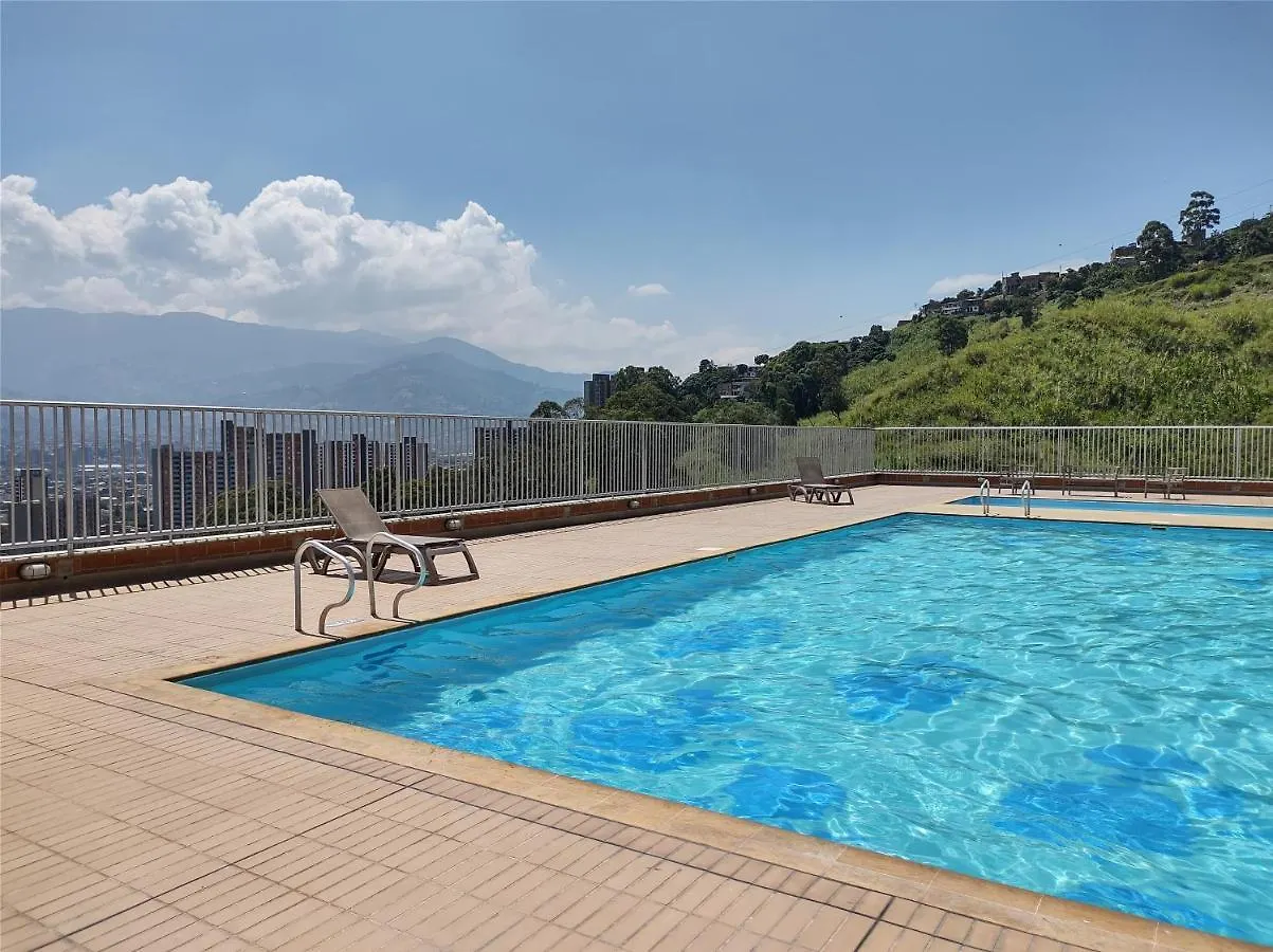 Hermoso Apartamento Con Vista A Todo 麦德林