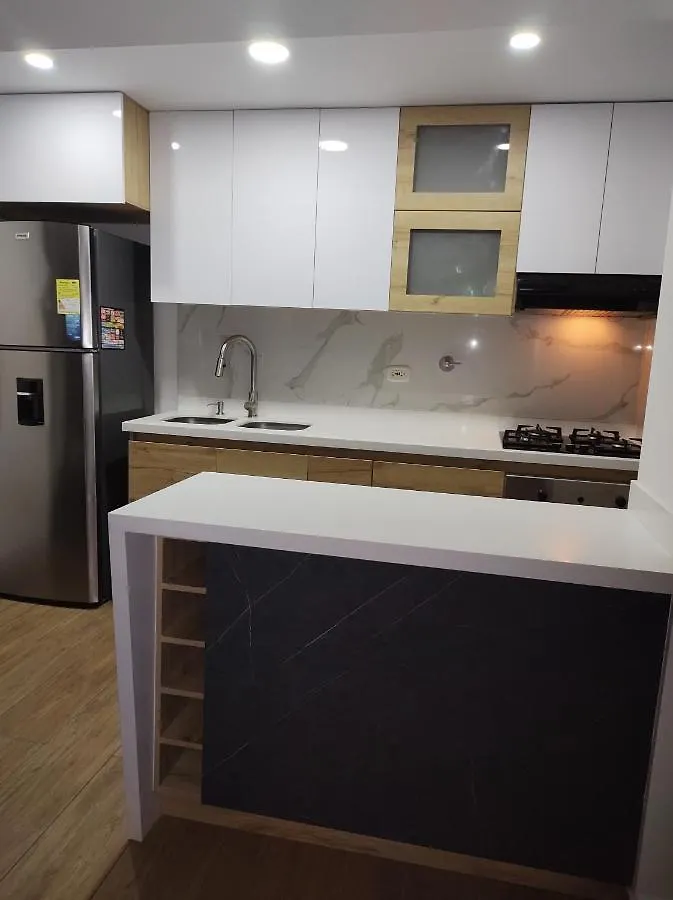 Hermoso Apartamento Con Vista A Todo 麦德林