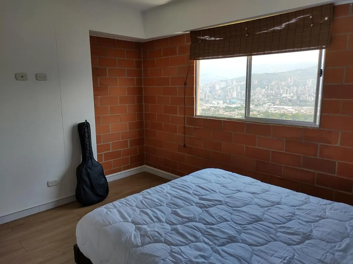 Hermoso Apartamento Con Vista A Todo 麦德林
